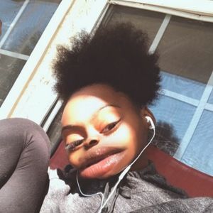 Meet your Posher, Celeste